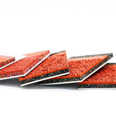 リサイクルされたゴム製 サンドイッチ システム連続したトラック伸縮性がある屋外のマットのタイプ床の使用